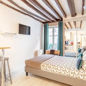  Apartment Ternes Cozy Studio France