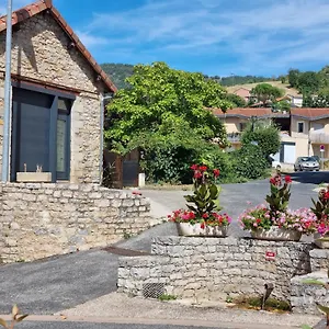 Pensión Fontaine Vieille, Saint-Georges-de-Luzençon